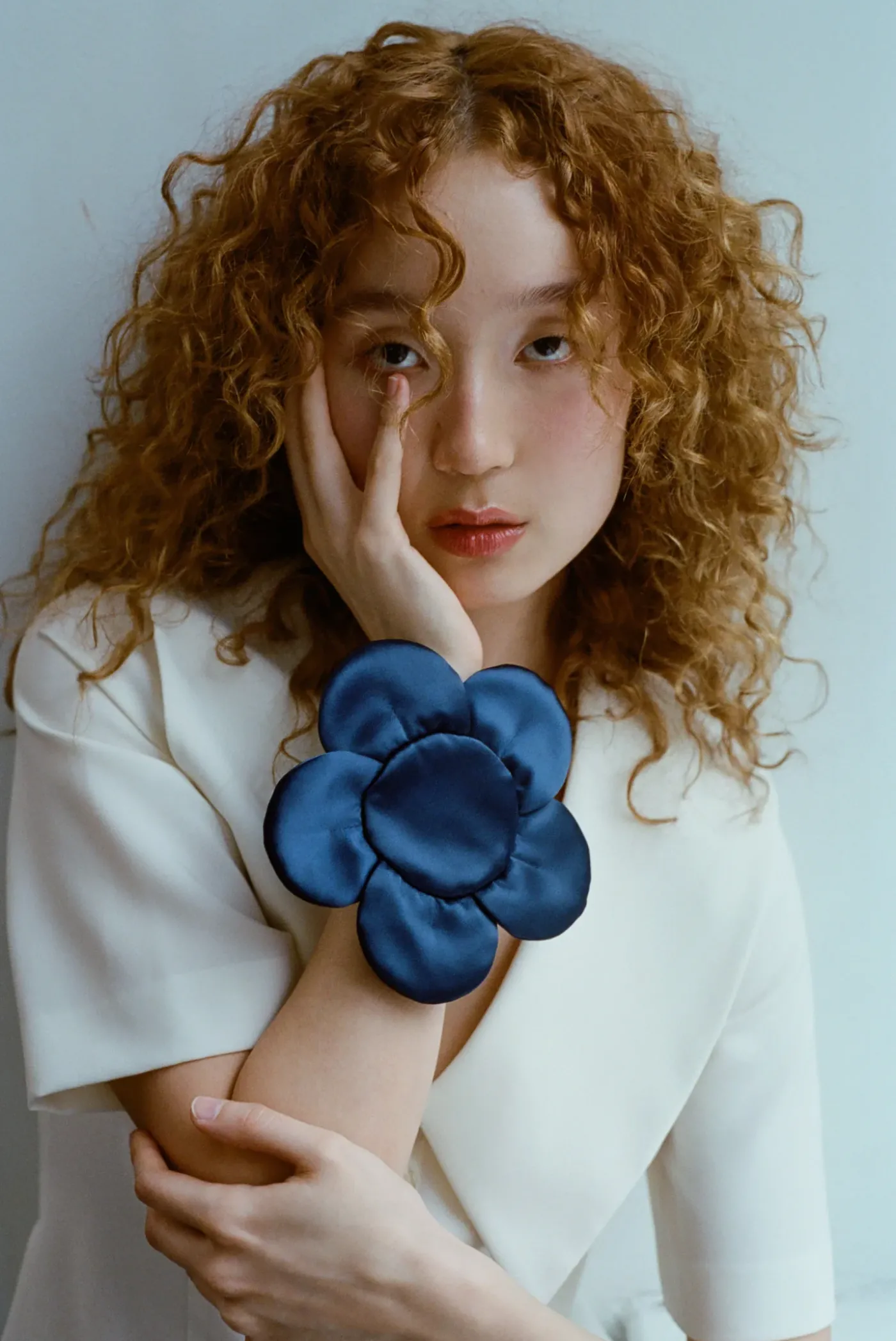 Bags^Sandy Liang Petal Wristlet In Navy